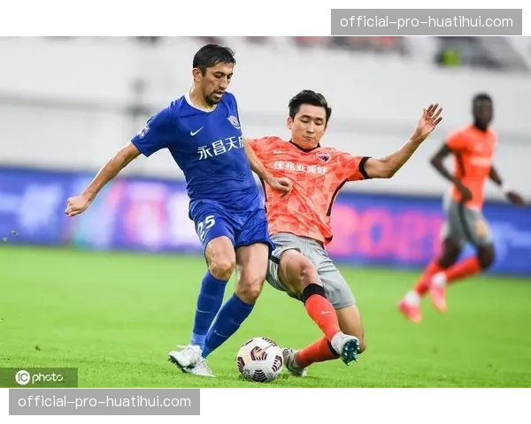 深度战术复盘：海港队如何利用宽度击溃沧州雄狮的密集防守