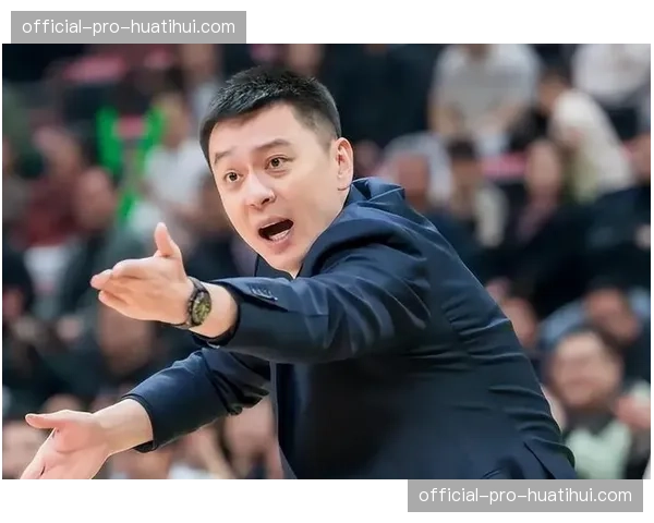 从录像分析师到冠军教练：杨鸣的执教理念与更衣室管理艺术